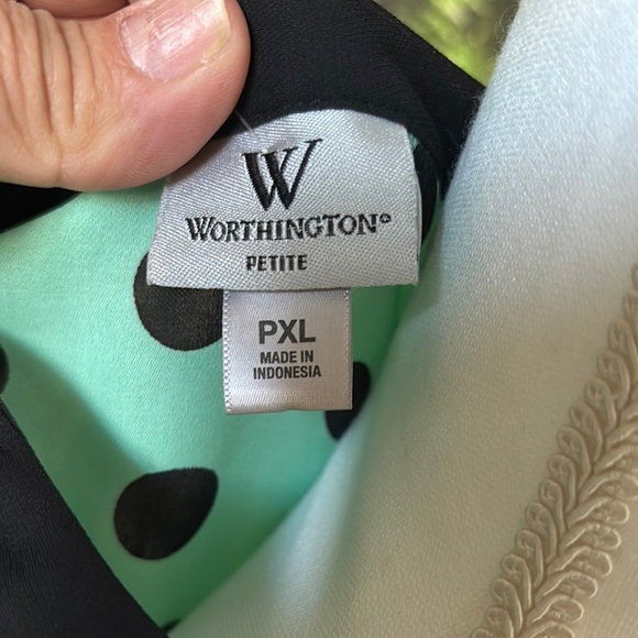 Polka Dot Button-Up Blouse - Black and Green - Picture 3 of 5